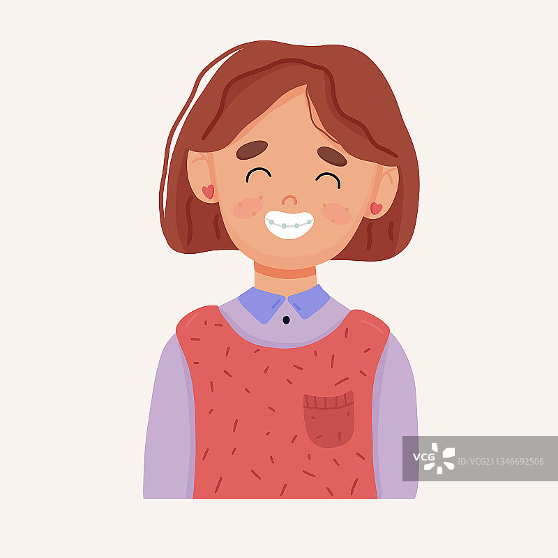 戴着牙套、笑容健康的可爱学龄女孩图片素材