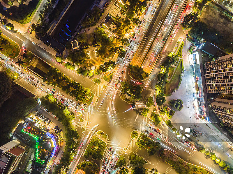 航拍城市道路夜景图片素材