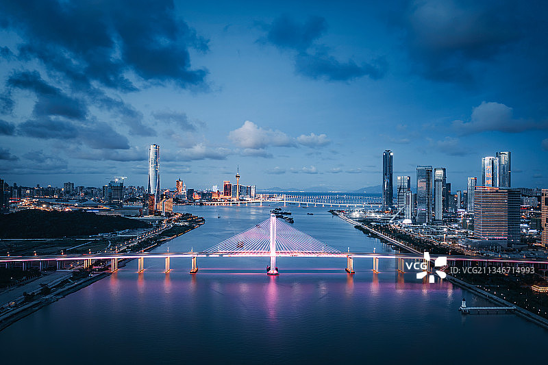 广东珠海横琴金融岛自贸区与澳门城市风光图片素材