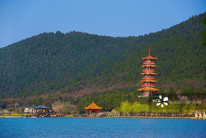 苏公塔初春+江苏省徐州市云龙山、云龙湖和金山公园苏公塔。图片素材