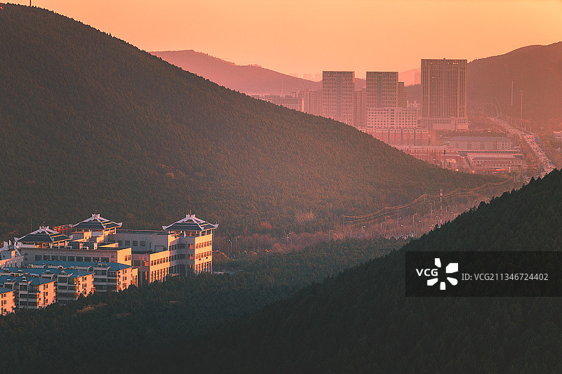 夕阳下的徐州图书馆+江苏省徐州市泉山区图片素材