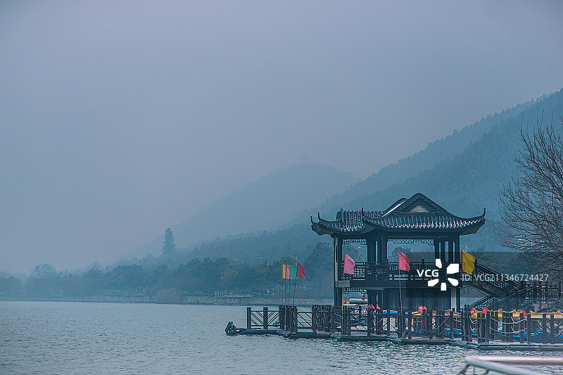 烟雨云龙山+江苏省徐州市云龙山云龙湖金山码头图片素材