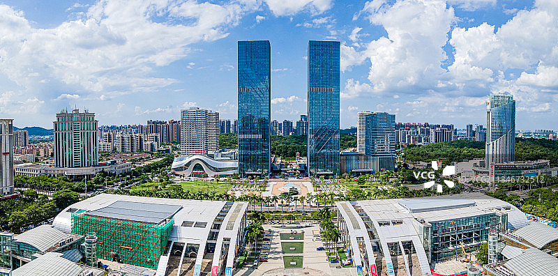 广东省江门市五邑华侨广场和万达广场双子塔航拍图片素材