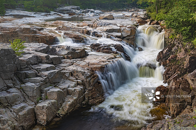 森林瀑布美景，美，美图片素材