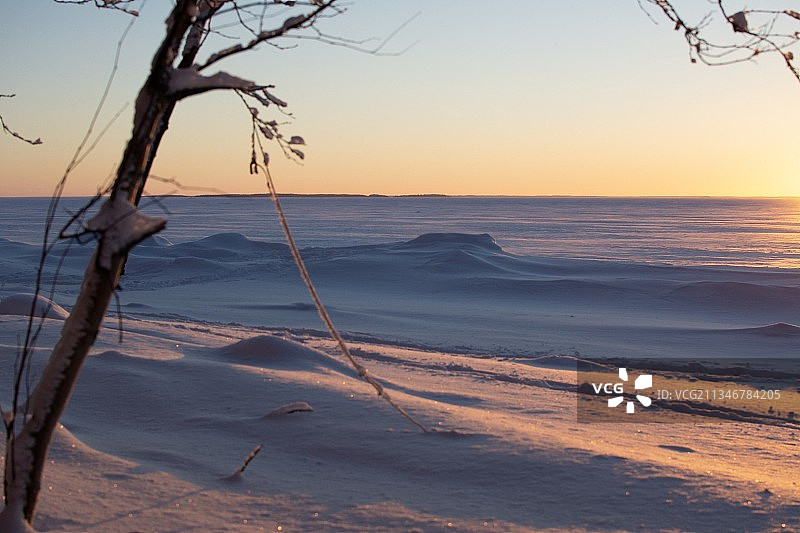 芬兰约恩苏日落海景图片素材