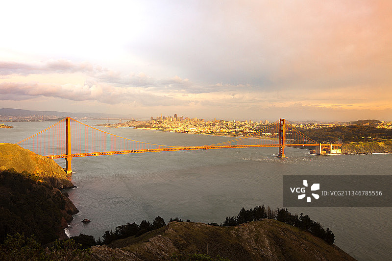 海上悬索桥景色图片素材