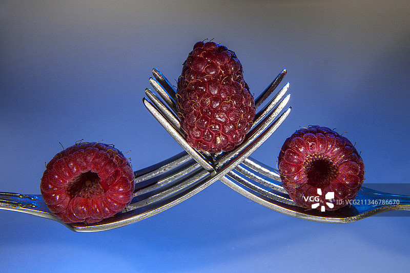 餐桌上的叉子特写图片素材