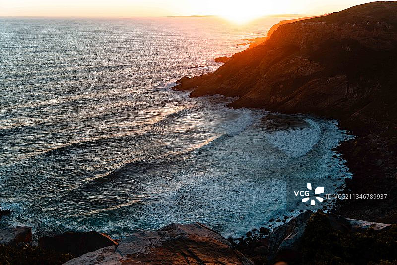 南非莫塞尔湾日落时分的海景图片素材