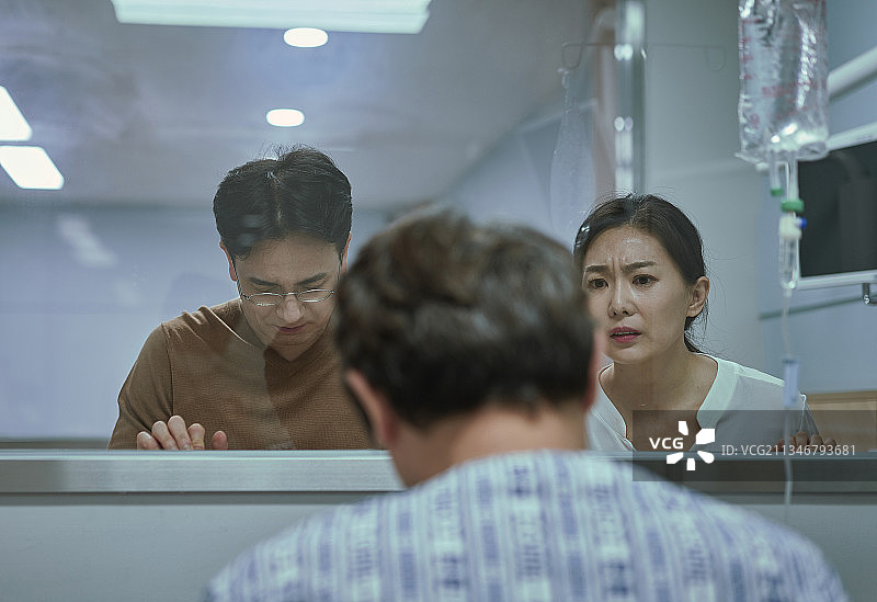 病人、疗养院、治疗、医院、非面对面、老年人、银发生活、银发产业图片素材