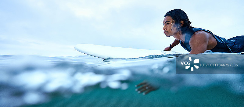 夏季冲浪海上运动极限运动水上运动图片素材