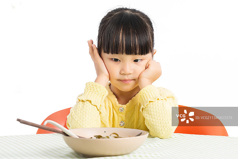 不想吃饭的小孩子图片素材