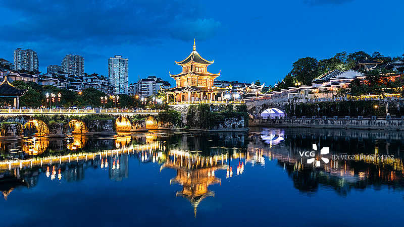 贵阳市甲秀楼夜景图片素材