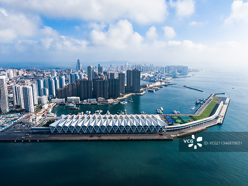 中国山东青岛邮轮母港海岸航拍图片素材