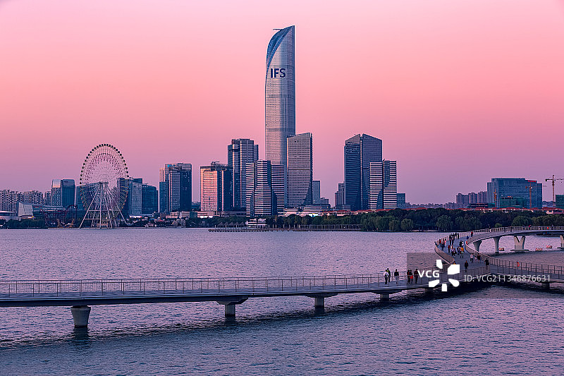 中国江苏省苏州市金鸡湖城市建筑风光图片素材