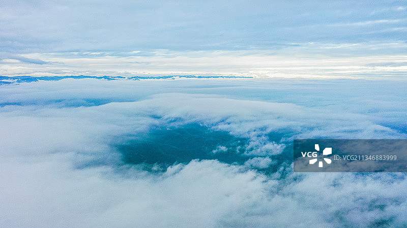 河南焦作云台山云海航拍视角图片素材