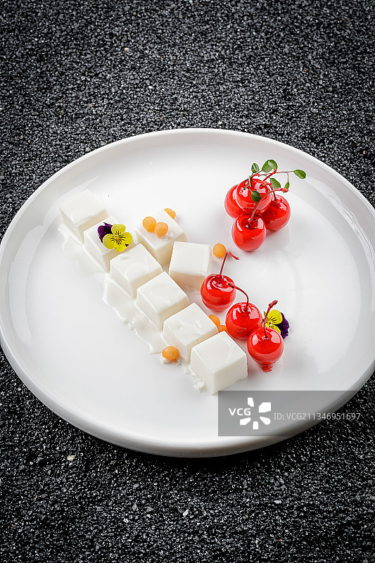 海棠果杏仁豆腐图片素材