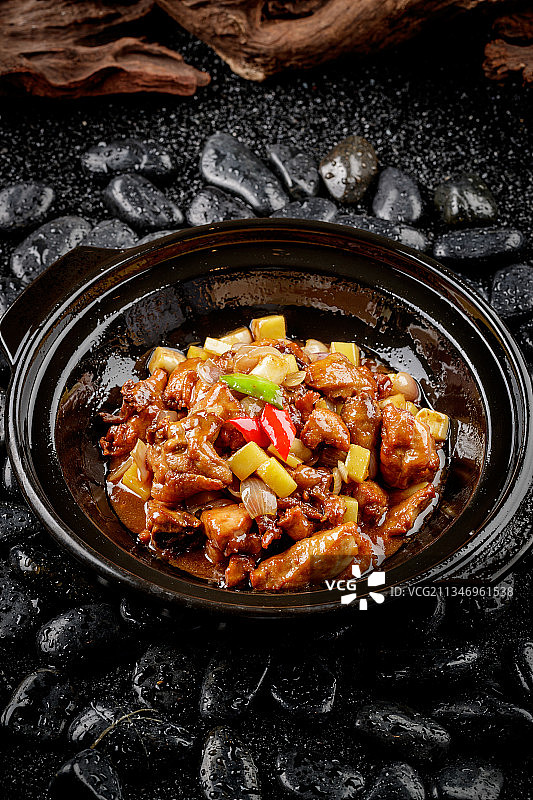 锅烧鸡块 煲仔鸡块图片素材