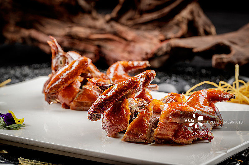 金牌烤乳鸽图片素材