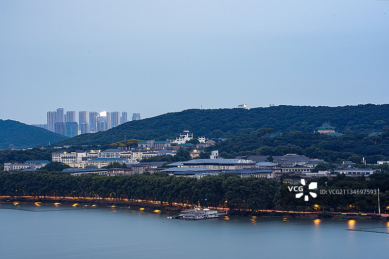 远眺武大图片素材