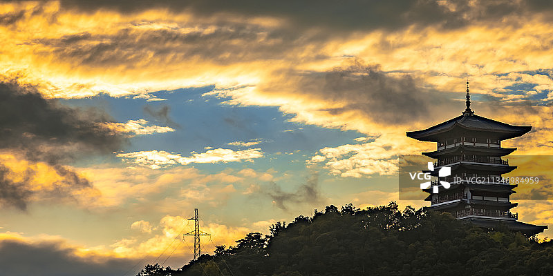 白云山上白云阁图片素材