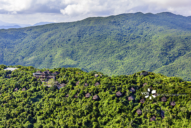 中国海南省三亚市热带天堂森林公园鸟巢酒店图片素材