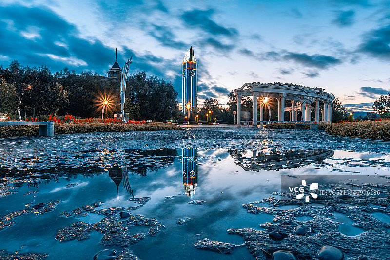 中国东北黑龙江七台河城市夜景风光图片素材