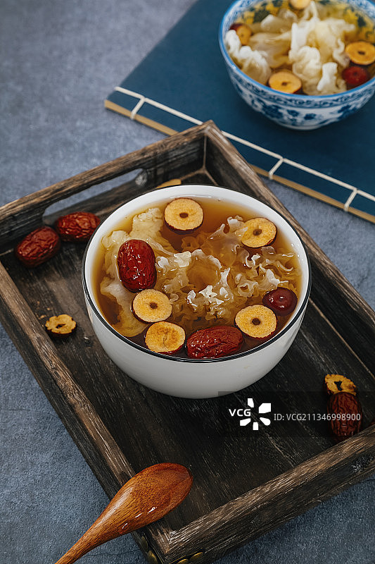 冬日滋补银耳红枣羹营养美食图片素材