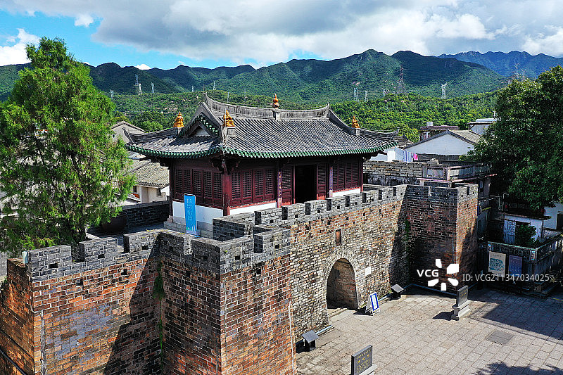 广东省深圳市大鹏新区大鹏所城城门楼航拍图片素材