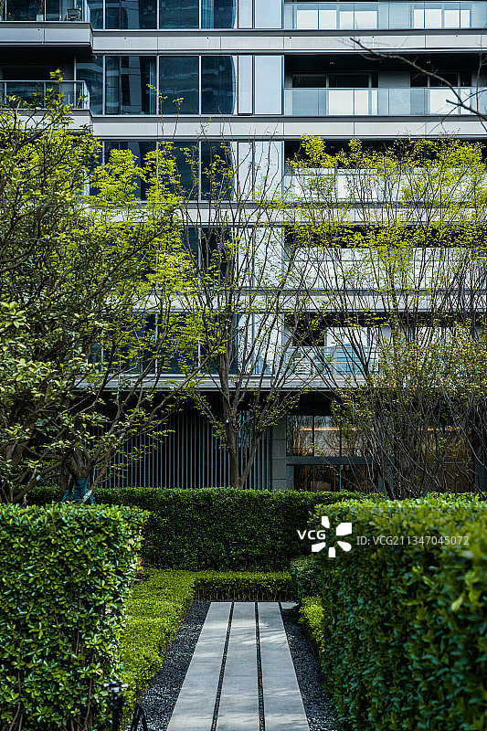 高层居住区住宅现代建筑玻璃幕墙外立面图片素材