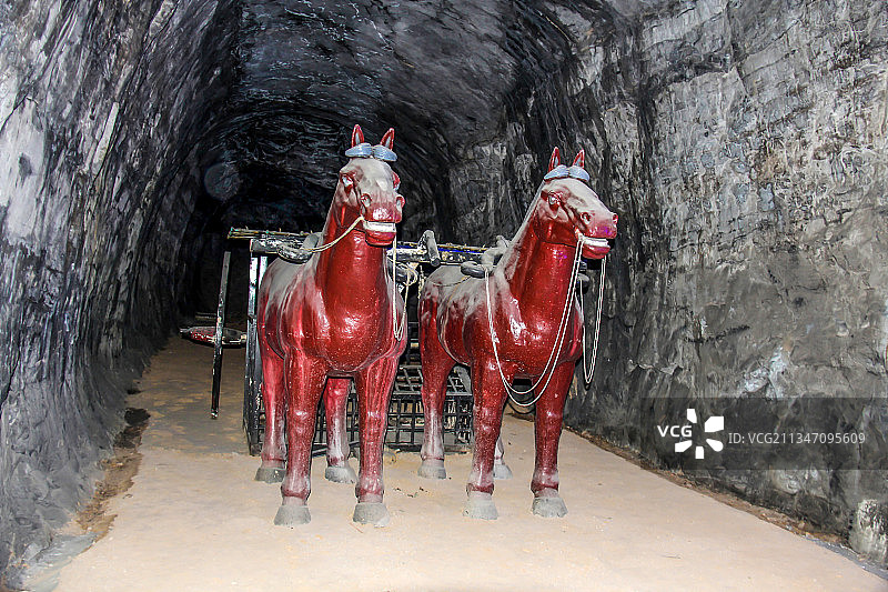 河北保定满城汉墓：窦绾墓库房（北耳室）图片素材