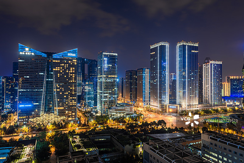 成都市高新区天府大道旁的写字楼图片素材