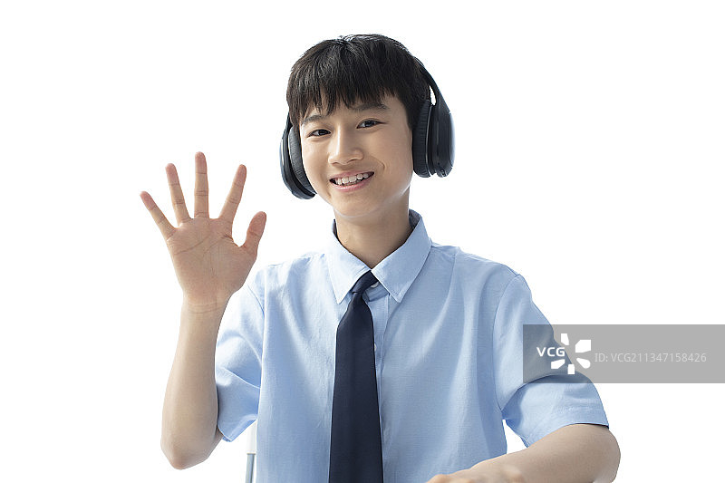 男孩上网课图片素材