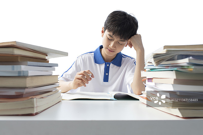 男孩学习压力大图片素材