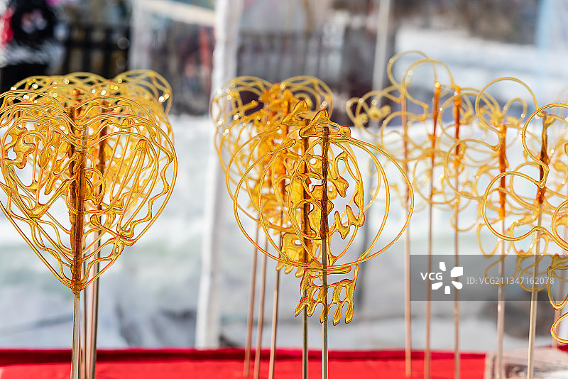 中国传统民间手艺糖画转糖饼图片素材