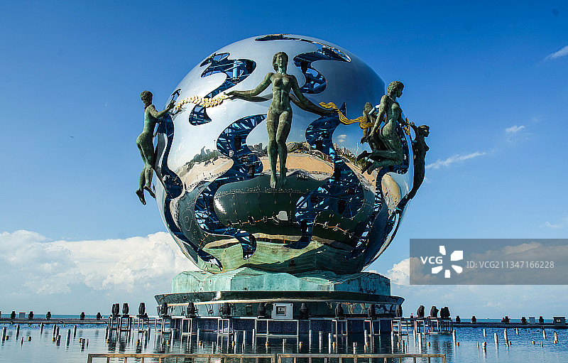 北海银滩海滩公园潮雕雕塑图片素材