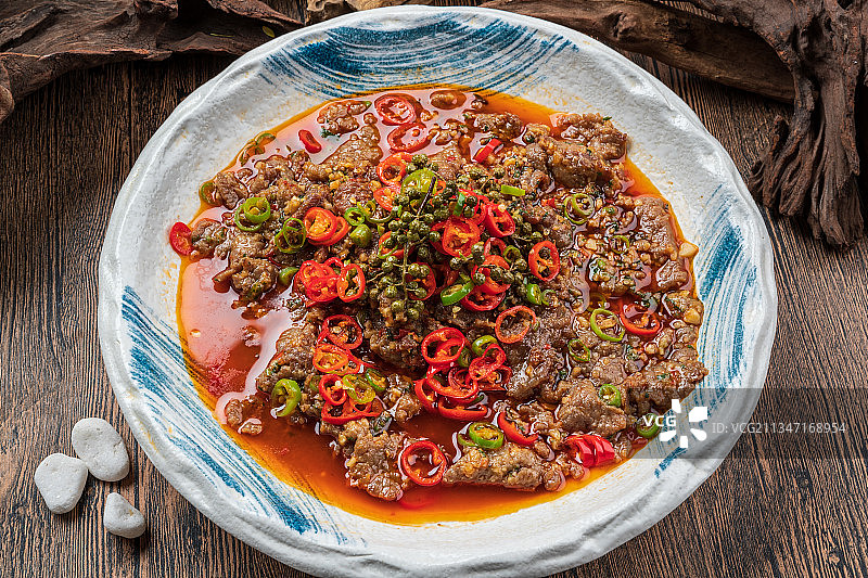 川香麻辣藤椒水煮牛肉图片素材