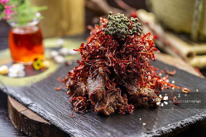 川香麻椒牛腩图片素材