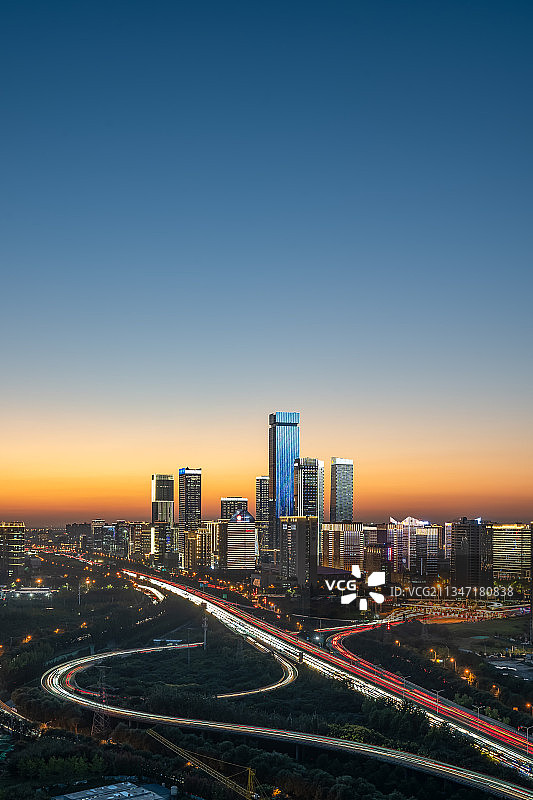 陕西省西安市高新区CBD建筑群傍晚城市风光图片素材