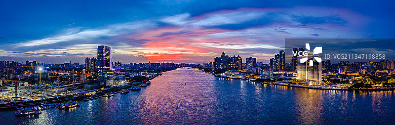 中国广东省广州市荔湾区白鹅潭晚霞图片素材