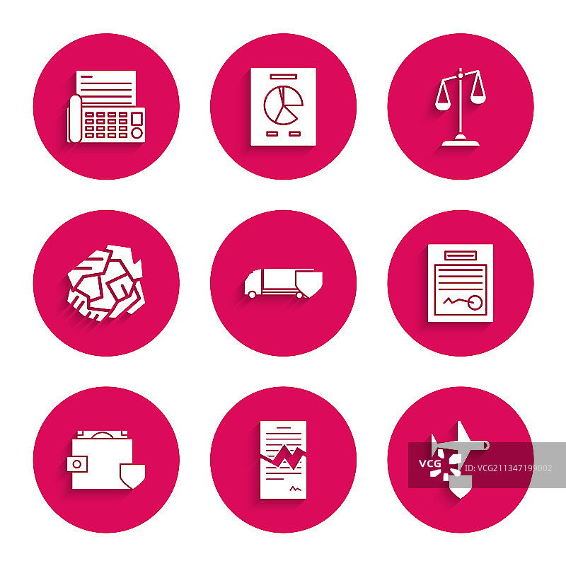 盾牌破损的货运卡车图片素材