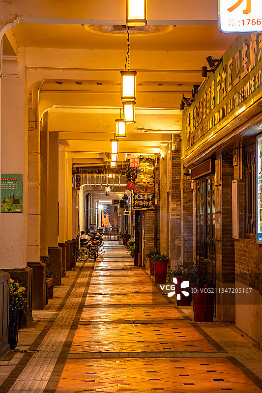 中国广东广州市荔湾区恩宁路永庆坊历史街区图片素材