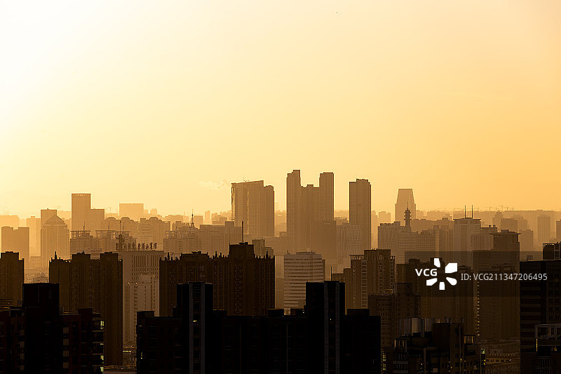 中国河南郑州夏季城市天际线都市风光日落全景图片素材