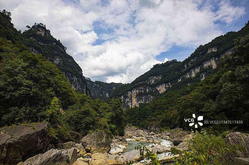 中国贵州贵阳市开阳县南江镇南江大峡谷喇叭口风光图片素材