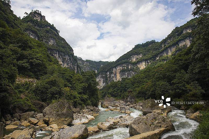 中国贵州贵阳市开阳县南江镇南江大峡谷梯子岩风光图片素材