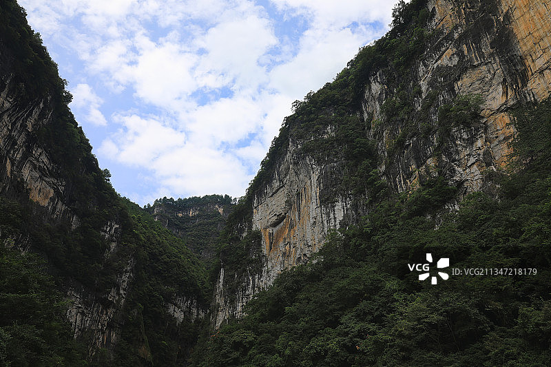 中国贵州贵阳市开阳县南江镇南江大峡谷梯子岩风光图片素材