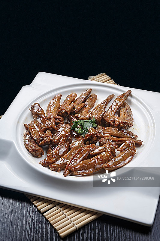 香辣鸡翅尖图片素材