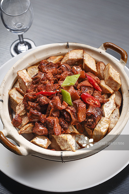 生啫荔浦芋头土鸡煲图片素材