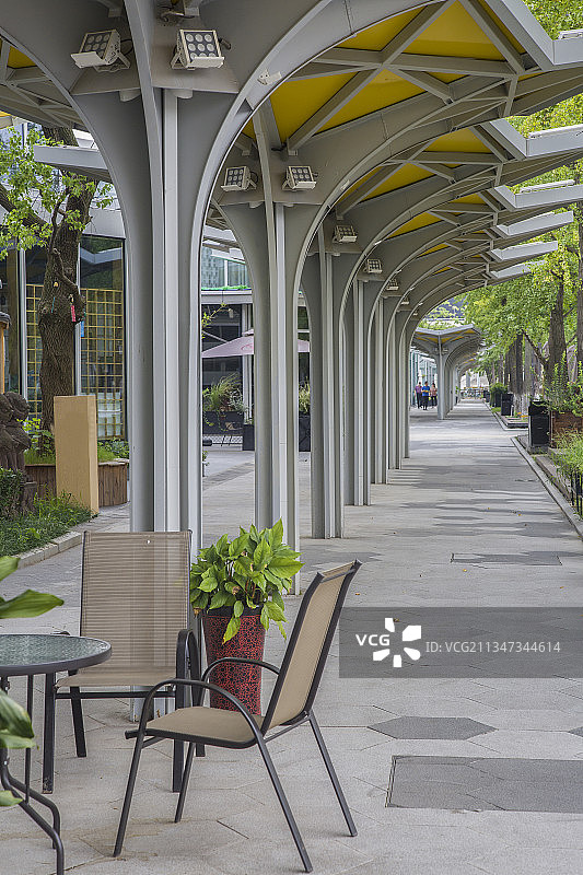 银杏里文化艺术街区路边小景图片素材