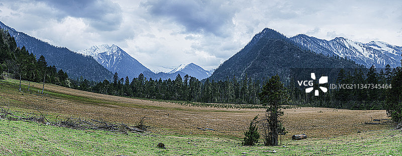 《雪山》拍摄地：西藏林芝地区图片素材