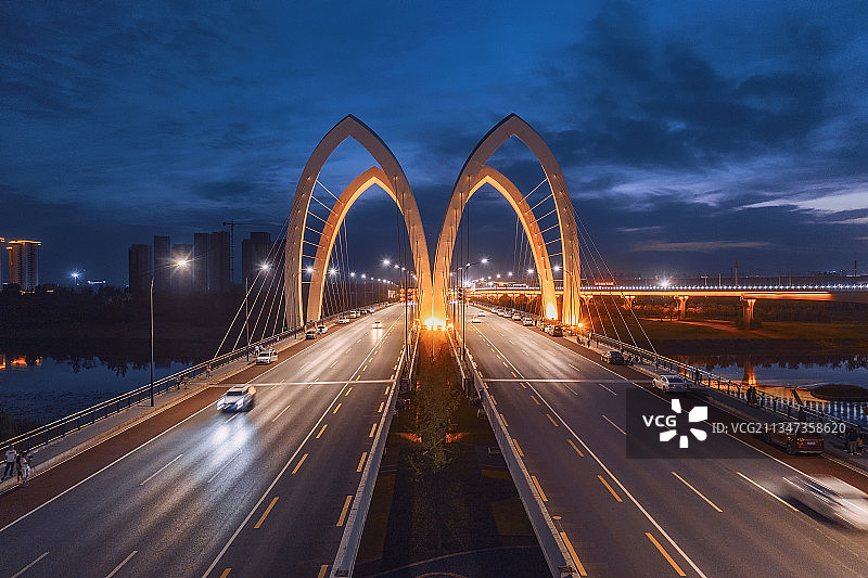 西安沣河大桥夜景航拍图片素材